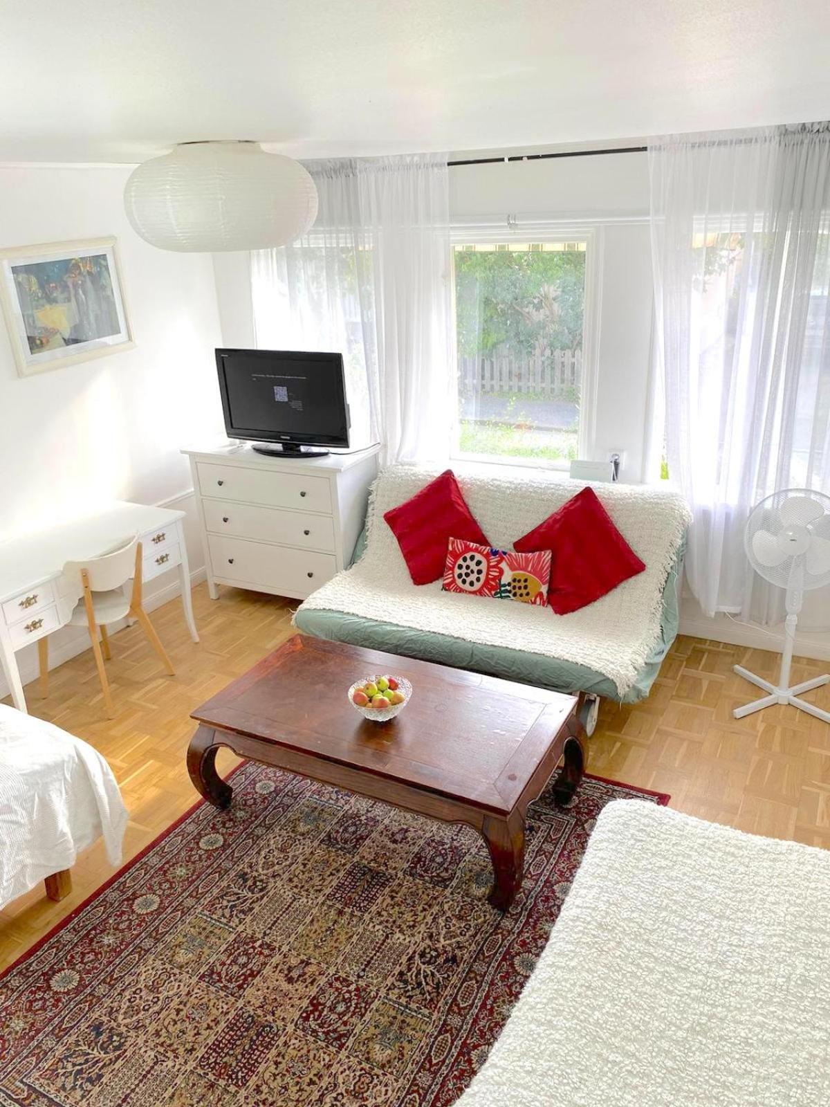 Tallkrogen Romantic House - Upper Or Lower Apartment Stockholm Exterior foto